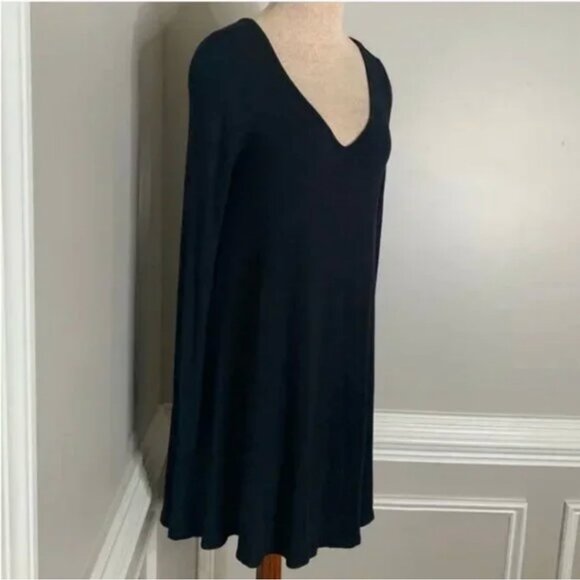 Garage Clothing Women's V Neck Swing Dress in Black Size Medium - Picture 4 of 7
